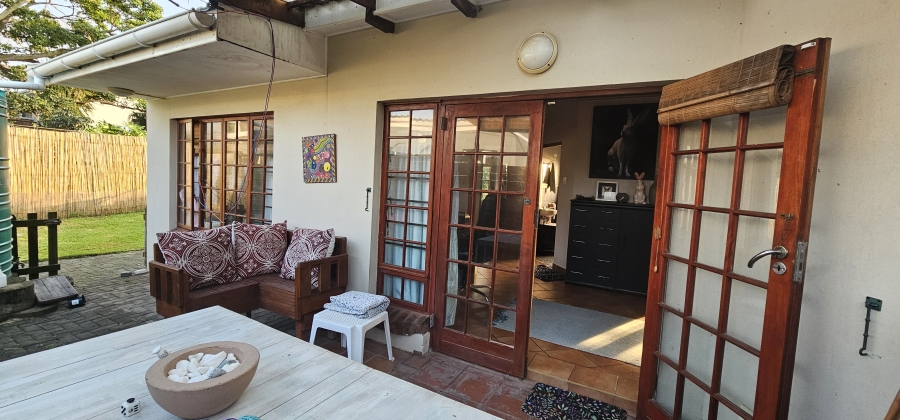2 Bedroom Property for Sale in Sunrise On Sea Eastern Cape